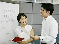 女性が多く、長く活躍。社内ではさまざまなワークグループが立ち上がり、活発に意見交換を行っています