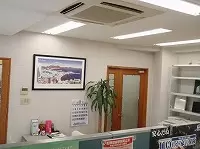 扉の奥は事務所になっています。