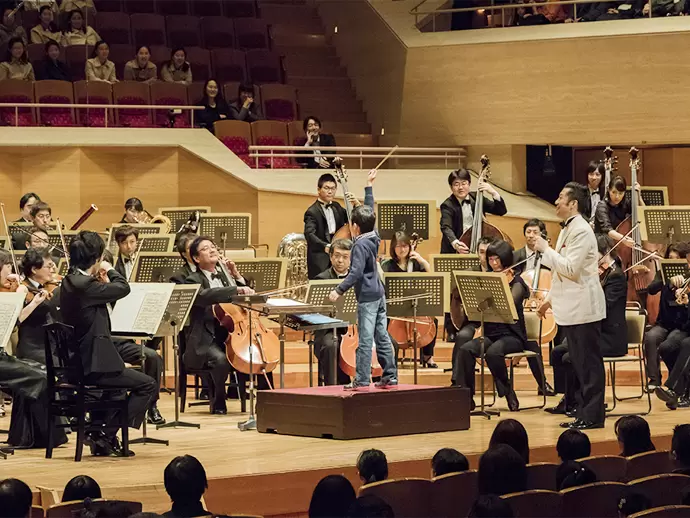 多感な子どもたちに本格的なクラシック音楽を届けるため、「トーマス・コンサート」も実施しています。