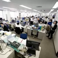 広々としたオフィスには、各部門のスペシャリストが集結しています。
