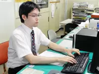 仕事は丁寧に教えます。安心して付いてきて下さい。