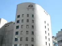 表参道や六本木にも近い南青山に自社ビル！　こちらのビルがあなたの活躍のステージです。