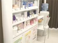 PBやOEMを行わず、話題性や効果の高い化粧品をいち早く取り入れています