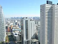 新宿副都心のオフィスからの眺め。晴れの日や夜景など、抜群の景色が魅力です。
