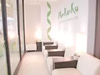 オープンしたばかりのキレイな店内です★