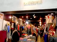 自社ブランドの直営店を10店舗展開！オンラインストアの売上も好調です♪