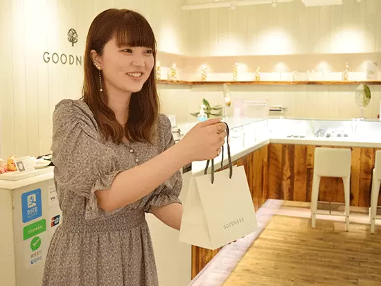 オシャレを楽しみたい方、深い接客スキルを身につけたい方などを歓迎します。