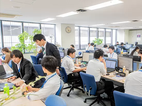 社員同士が助け合い、“ありがとうの心”を大切にする社風です。中途入社でもすぐに馴染めますよ！