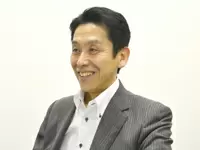 関西出身の代表は、関西弁の似合う、とても気さくな人物。笑顔が絶えない、アットホームな雰囲気の社内です