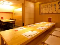 グループ会社は飲食店を経営。1階が讃岐うどん「谷や」、2階が和食「灯」です。