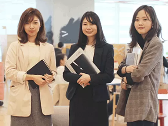 誰もが知っている大手・有名企業で活躍している先輩もたくさんいます♪