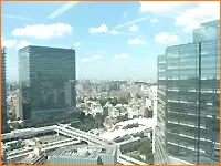 22Fからの絶景です！昼間は明るく、夜は夜景が輝きます。キレイなオフィスでモチベーションも上がります。
