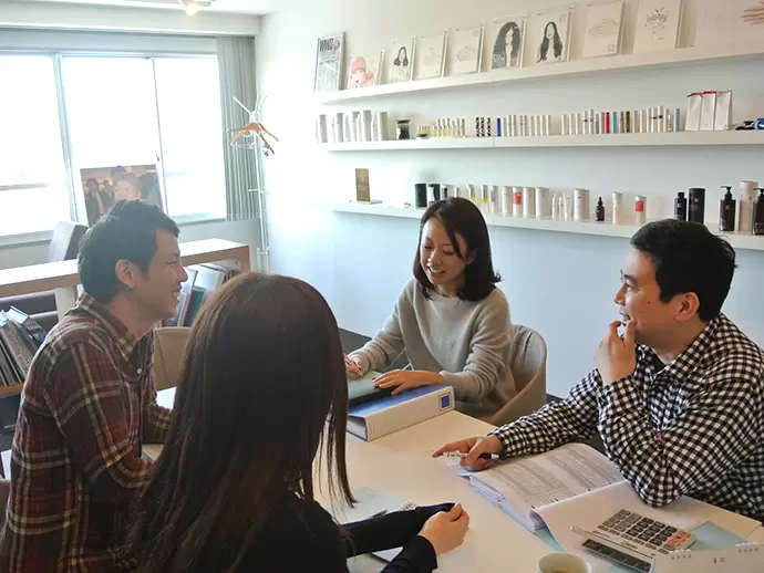 平均年齢30歳と若いメンバーが多く集まっています。社歴や年齢関係なく、和気あいあいとした雰囲気。