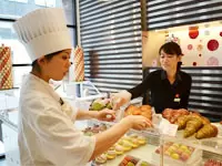スタッフのほとんどは女性。スタッフ同士コミュニケーションが取れていて、仲が良いのが自慢です！