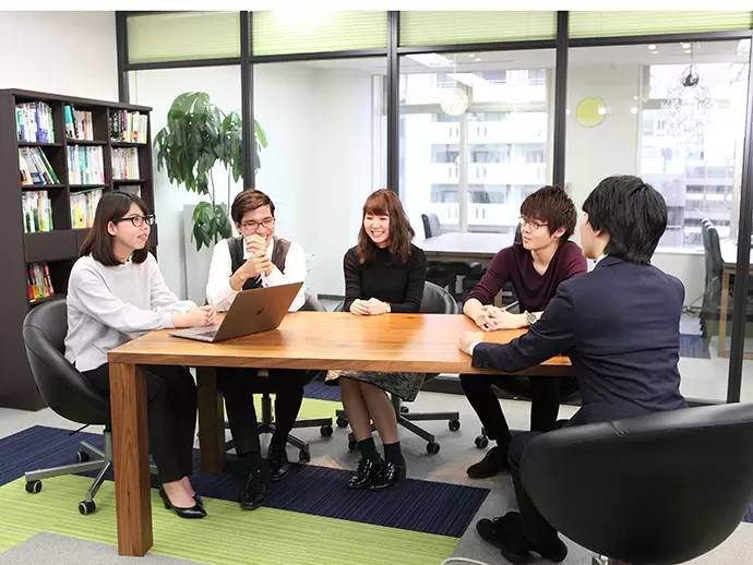 風通しのよい社風なので年次関係なく、意見やアイデアを発信できます。
