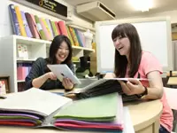 チャリティプロジェクトやピンクリボン運動も支援。企業としての社会的役割をしっかり果たしていきます