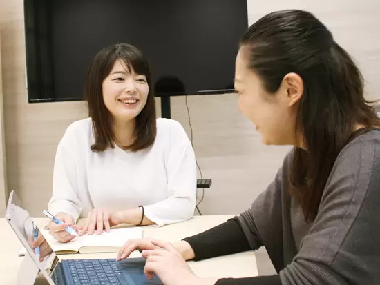 未経験入社の方も、今ではプロ同様のスキルを身につけています。