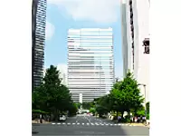 新宿院のある新宿アイランドタワー。駅からも近く通勤にも便利です。