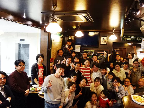 2019年の忘年会は社員の家族も呼び、お店を貸し切って開催しました。