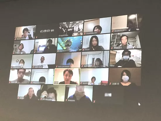 テレワークを導入していますが、1日1回全員でWebMTGを実施し、会社との繋がりを持ちつつ仕事を行えます。