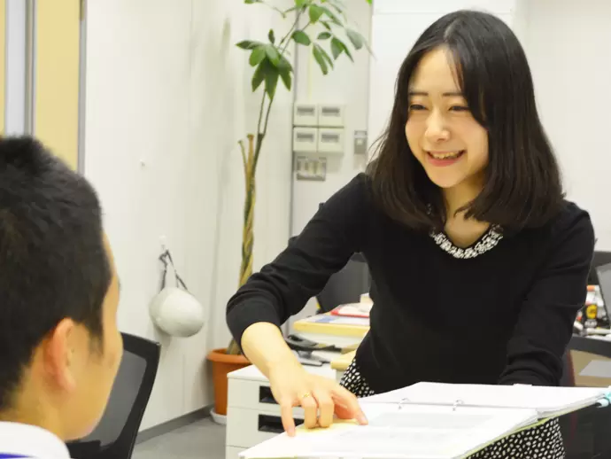 上司や先輩との距離が近いから、相談がしやすい環境も働きやすいポイント♪