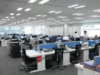 社内は広々としてとても居心地のいい空間です。