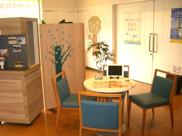 お客様の希望や要望をしっかりヒアリング。専用の応接室は、どの店舗もこだわっています。