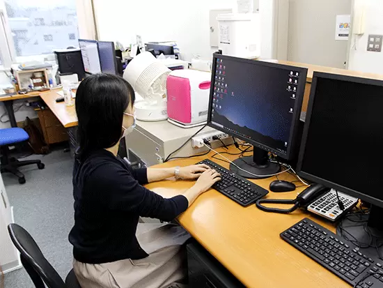 女性社員比率が高い当社。状況に応じて出社もOKです。