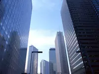 アクセス便利な新宿が勤務地です。商業施設が多いので帰りにショッピングもできます♪