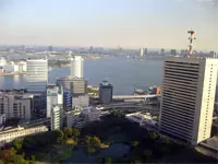 34階からの眺めは最高！海を眺めながらほっと一息。