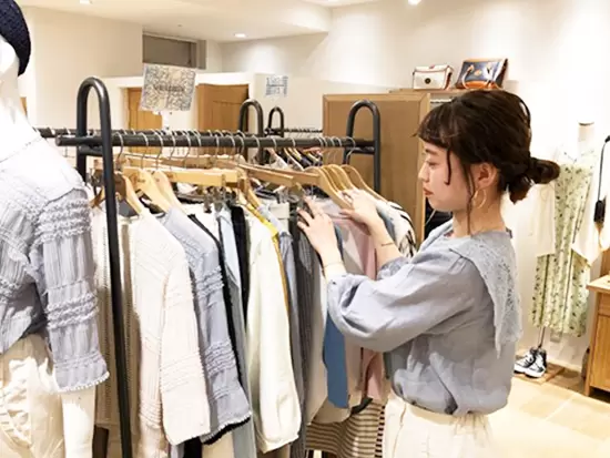 新着商品や季節モノも取り揃え、豊富なラインナップでお客様に喜ばれています★