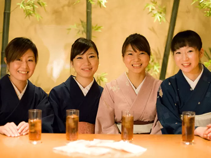 「私たちが丁寧にお教えますので、安心してください！」先輩スタッフより