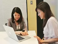 明るい先輩女性スタッフもあなたをしっかりサポート！未経験でも安心です。