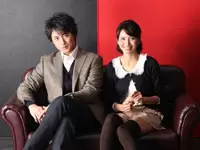 人気タレントの加藤夏希さんと人気俳優の中村俊介さんが、エクシオのイメージモデルです。
