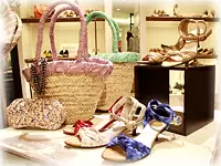 店内ディスプレイも店舗スタッフみんなで決めていきます。センスを活かして活躍してください！