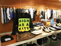 洋服が好き！オシャレが好き！そんなスタッフ同士、ディスプレイやコーディネートの会話も弾みます