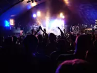 あの人気アーティストのライブも支えてます♪