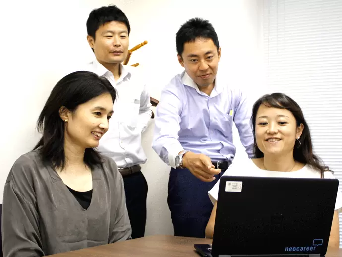 入社後は先輩がOJTで丁寧に指導。「チームワークが良い職場で働きたい」方におすすめです。