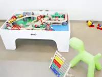 お子様連れの方も多くご来店されるので、キッズスペースをご用意しています。