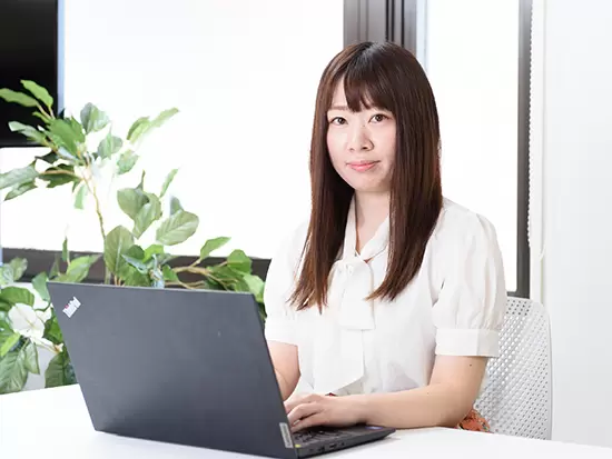 リモートワーク多数！出勤と在宅勤務を交えたハイブリット勤務など柔軟な働き方が可能！