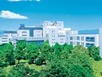 ローム本社。これからも、文化の進歩向上に貢献できる企業を目指してゆきます。