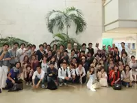 こちらは社員旅行でグアムに行ったときの写真。グループ社員みんなが集まります★