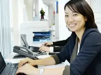 【秘書】経営を手がける人物と、信頼関係を築きながら人間力を高められます。