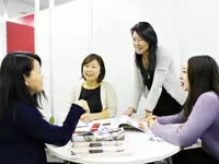 ミーティングはオープンな雰囲気。意見や提案など、言いたいことが言えます。