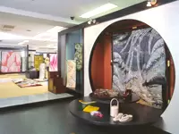 オンディーヌ店舗の風景。洗練された非日常的空間です。