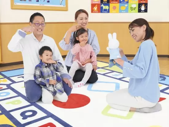 親子で一緒に楽しみながらレッスンを行います♪