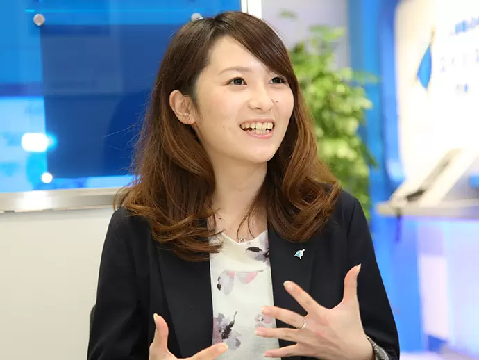 私も未経験で今の仕事にチャレンジしましたが、頼りになる上司や同期が多いので色々と安心な環境ですヨ。
