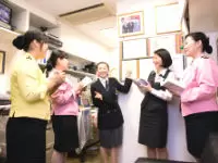 スタッフ全員で本日の業務を確認＆共有。一人が孤独に仕事を抱え込むことはありません。