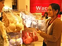 多くのお客様が自分自身にあった下着を求めにご来店されます。