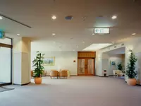 フルケアフロアーの、広くゆったりした雰囲気も自慢。全てのご入居者様に上質のやすらぎをお届けします。